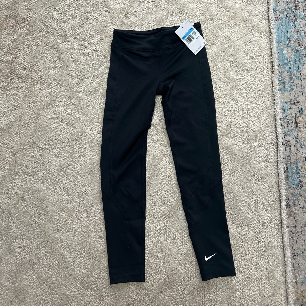 TIGHT FIT NIKE LEGGINGS!!